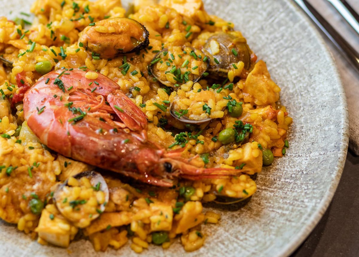  Arroz con pescado y marisco